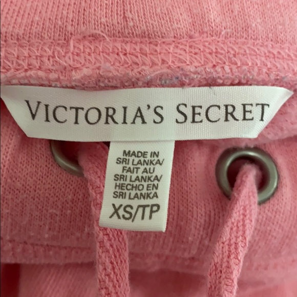 VS pink shorts - Picture 4 of 4